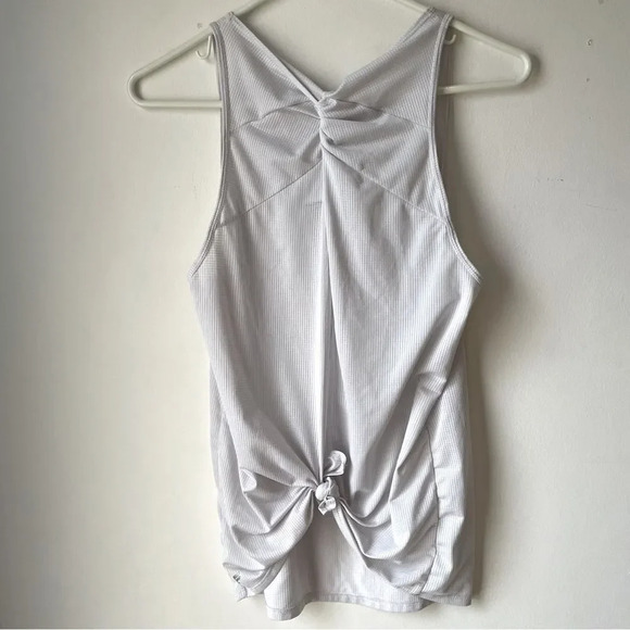 Fabletics twist‎ tie back white workout tank top small  sporty material - Picture 8 of 8